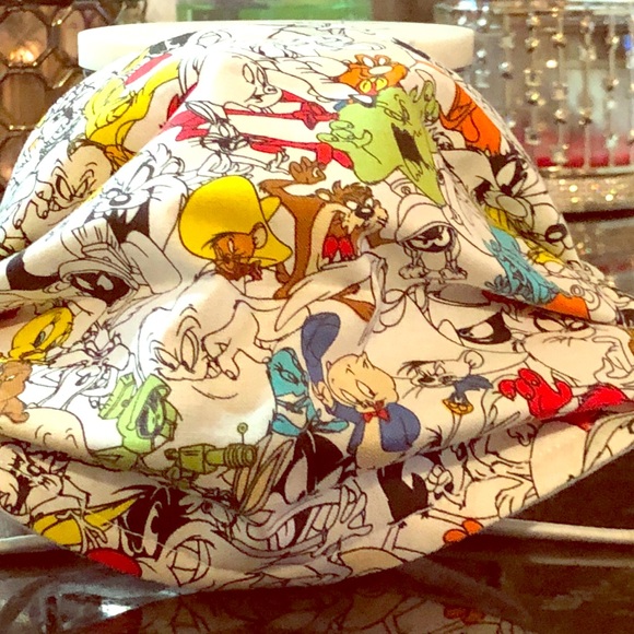 Accessories - Looney Tunes Face Mask